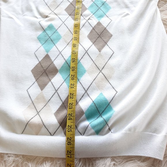 Lacoste Men's White Geometric Pattern Cotton V-Neck Sweater Size 6 -XL - Picture 9 of 10